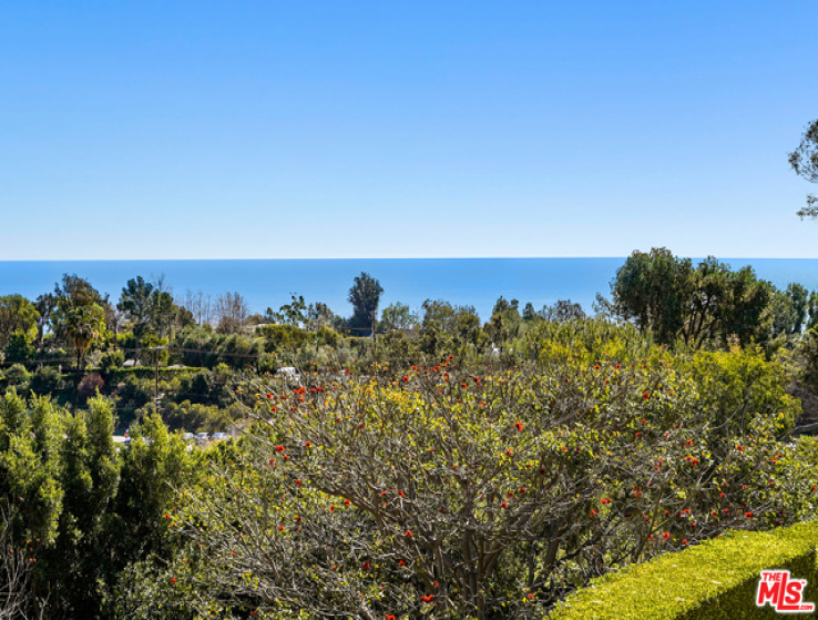 5 Bed Home for Sale in Malibu, California