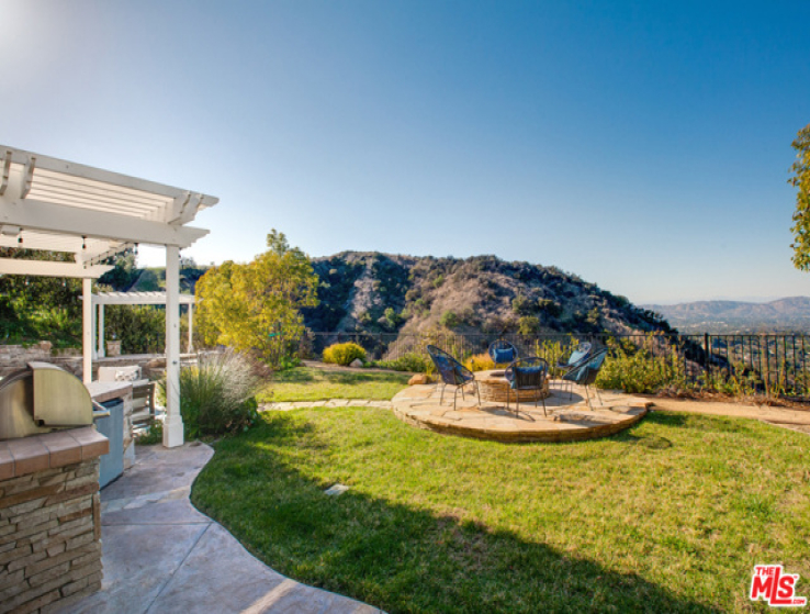 5 Bed Home for Sale in Topanga, California