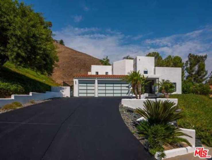 6 Bed Home for Sale in Calabasas, California