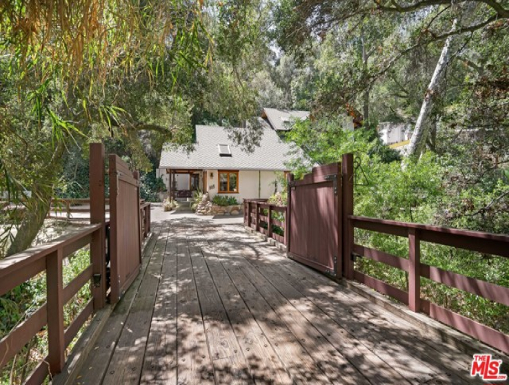 2 Bed Home for Sale in Topanga, California