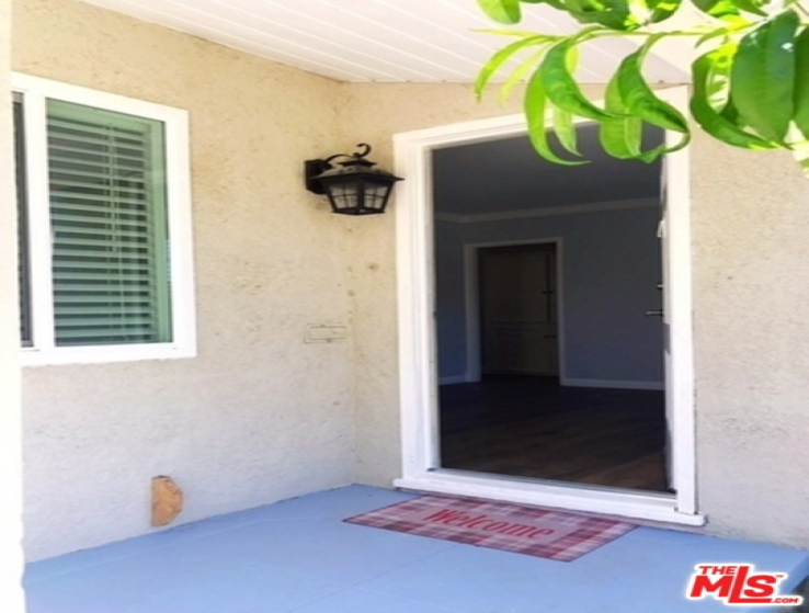 2 Bed Home to Rent in Sherman Oaks, California