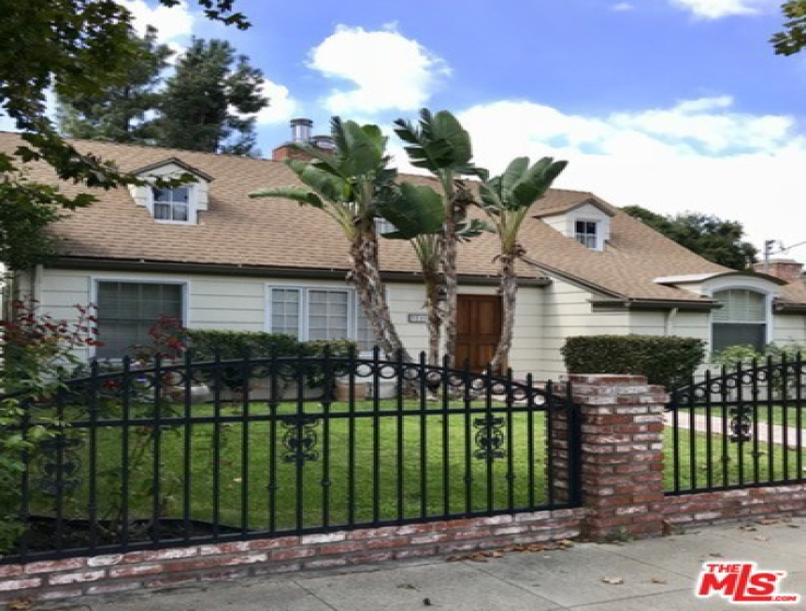 3 Bed Home to Rent in Studio City, California