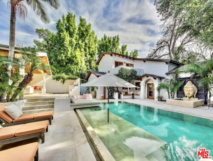 6 Bed Home for Sale in Studio City, California