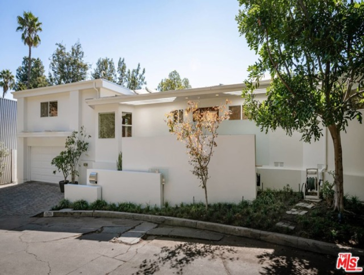 3 Bed Home for Sale in Los Angeles, California