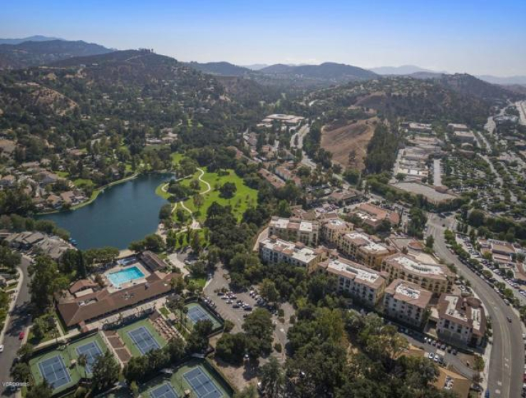 2 Bed Home to Rent in Calabasas, California