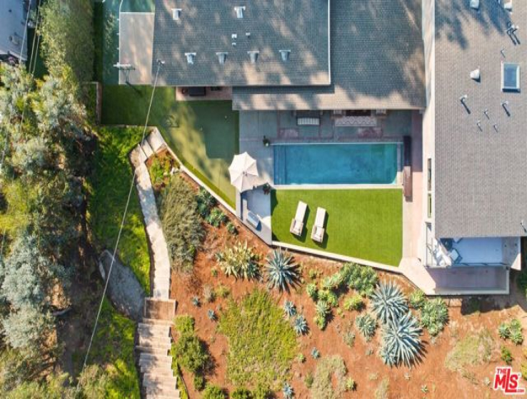 5 Bed Home for Sale in Los Angeles, California