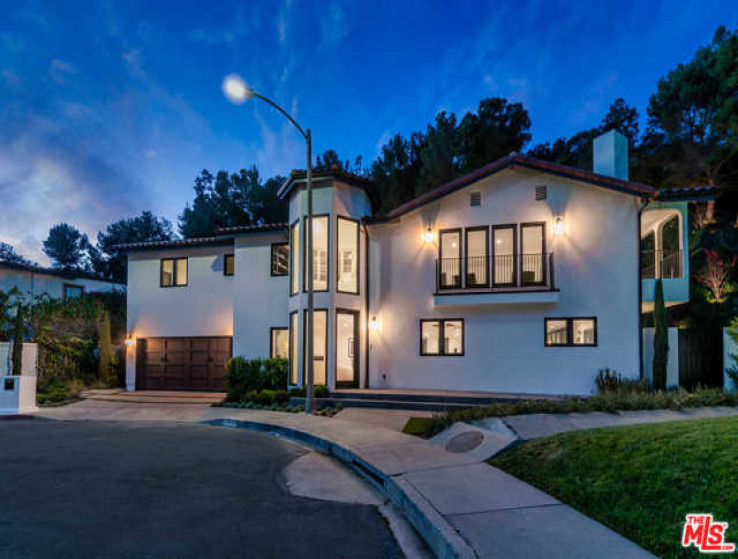 5 Bed Home for Sale in Beverly Hills, California