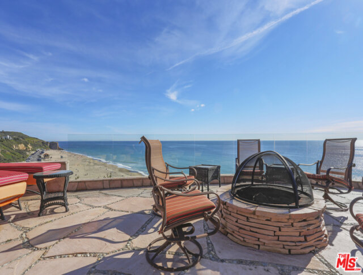 7 Bed Home to Rent in Malibu, California