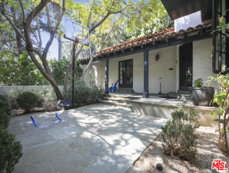 5 Bed Home to Rent in Santa Monica, California