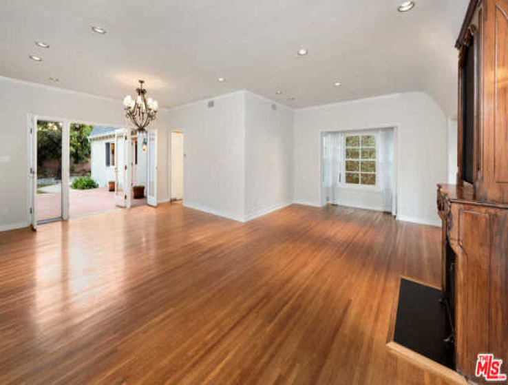 3 Bed Home to Rent in Beverly Hills, California