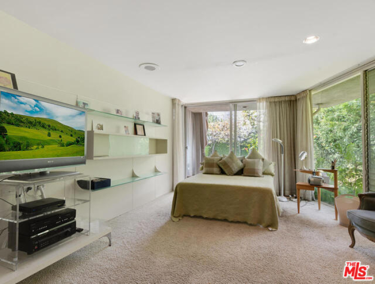 3 Bed Home for Sale in Beverly Hills, California