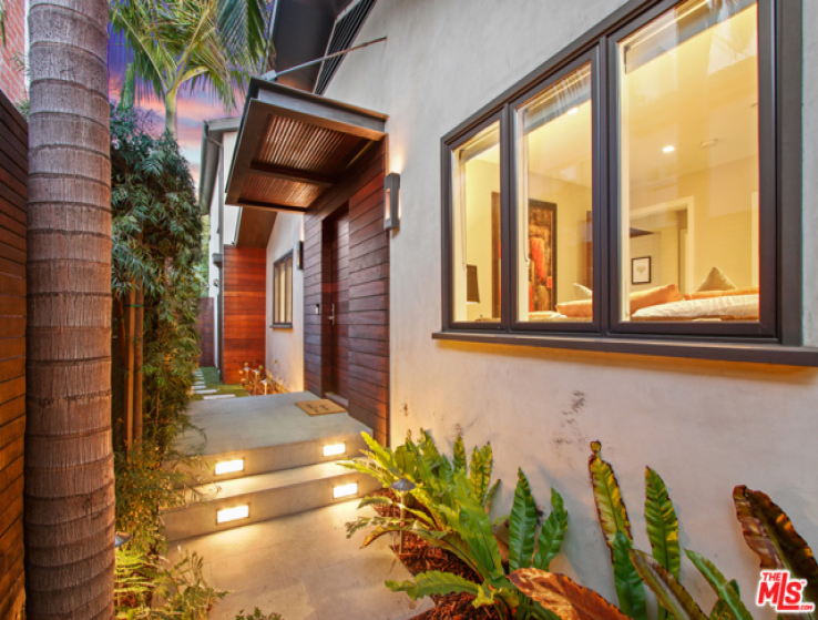 4 Bed Home for Sale in Santa Monica, California