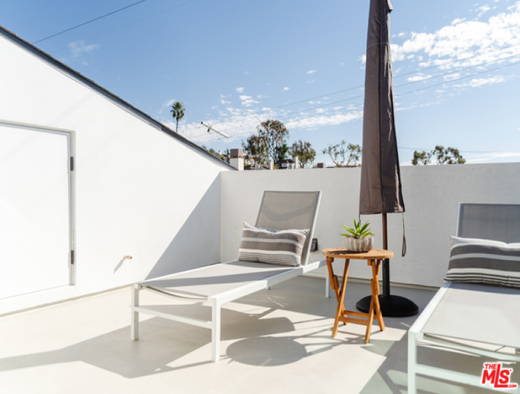 2 Bed Home for Sale in Corona del Mar, California