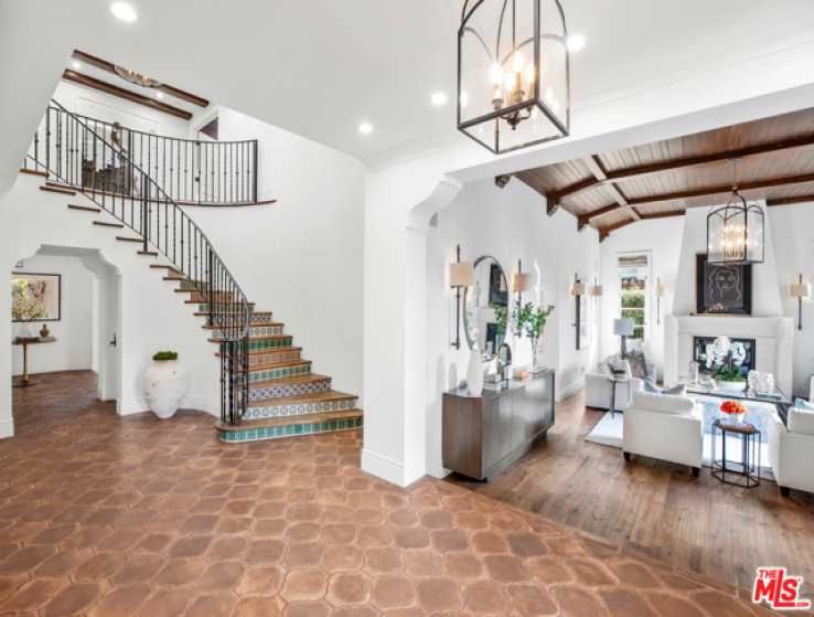 6 Bed Home to Rent in Beverly Hills, California