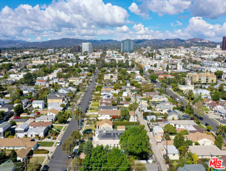 5 Bed Home for Sale in Los Angeles, California