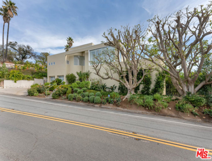 4 Bed Home for Sale in Malibu, California