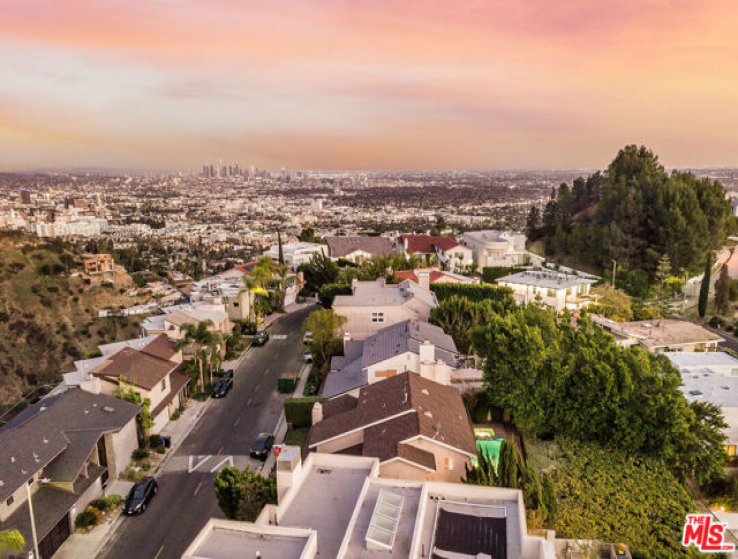 4 Bed Home for Sale in Los Angeles, California