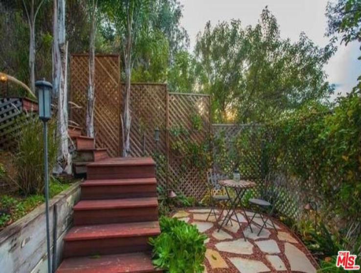 3 Bed Home to Rent in Los Angeles, California