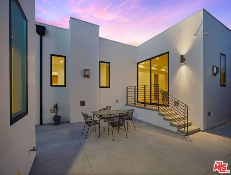 4 Bed Home for Sale in Los Angeles, California