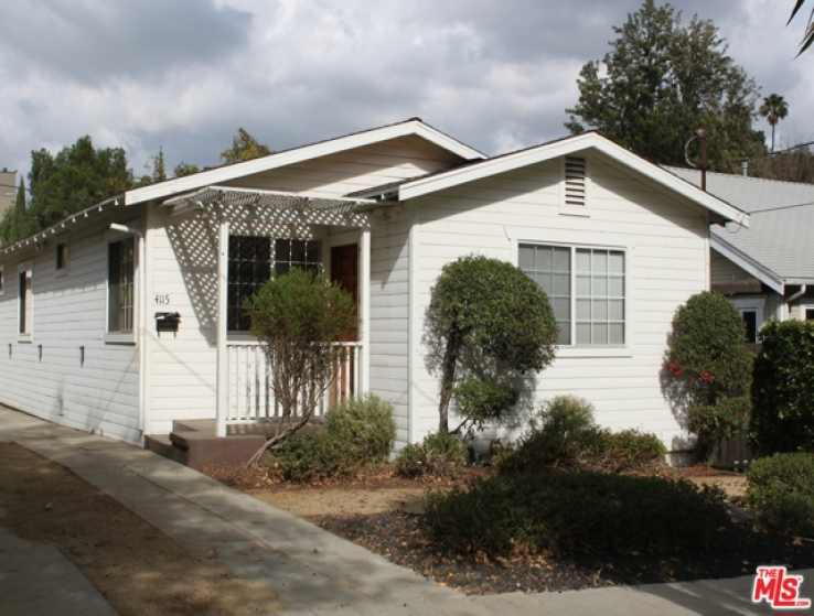 3 Bed Home to Rent in Los Feliz, California