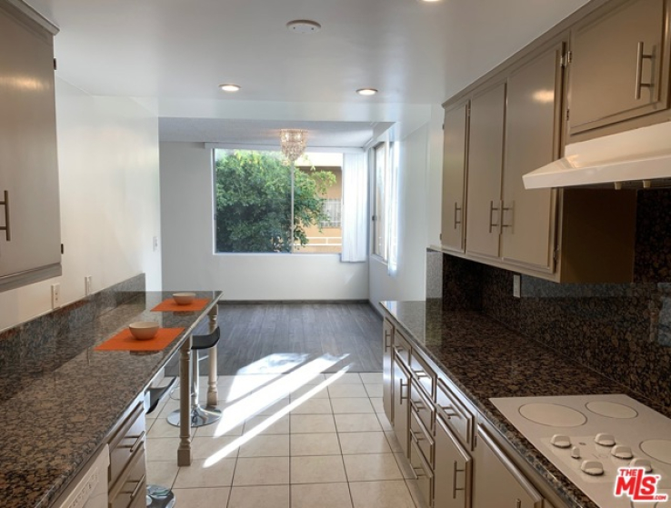 2 Bed Home to Rent in Beverly Hills, California