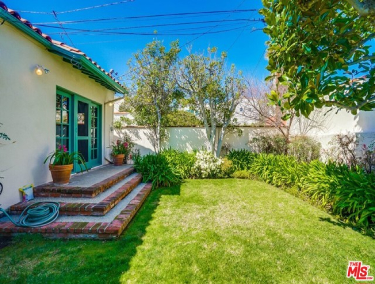 3 Bed Home to Rent in Beverly Hills, California