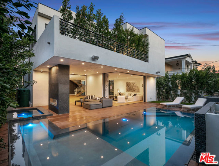 5 Bed Home for Sale in Los Angeles, California