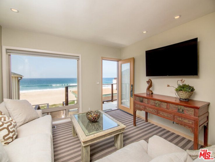 2 Bed Home to Rent in Manhattan Beach, California