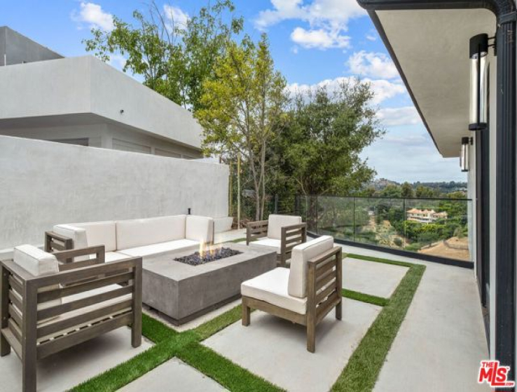 4 Bed Home for Sale in Beverly Hills, California