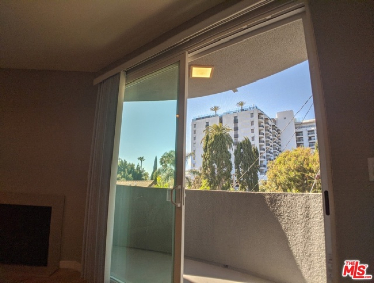 2 Bed Home to Rent in West Hollywood, California