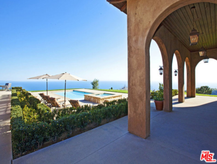 5 Bed Home for Sale in Malibu, California