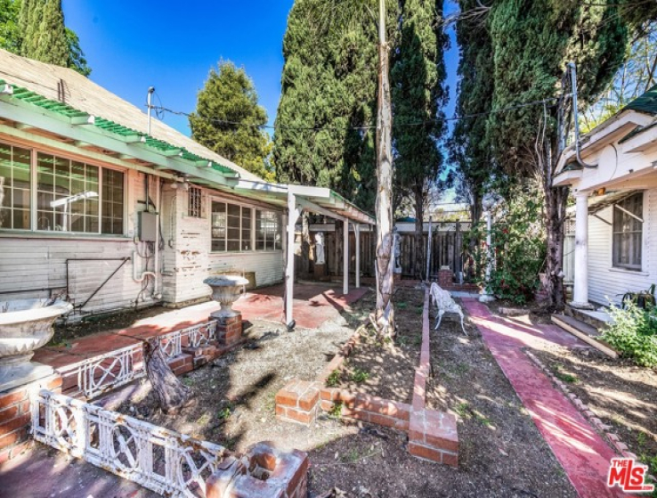 4 Bed Home for Sale in Los Angeles, California