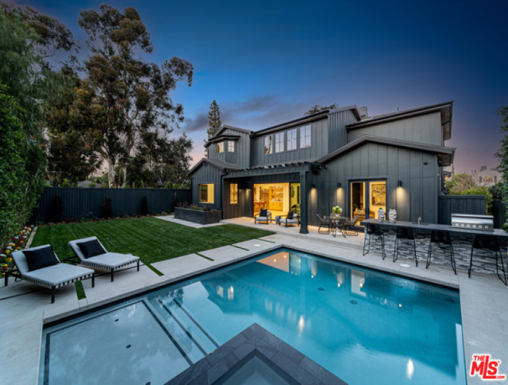 6 Bed Home for Sale in Studio City, California