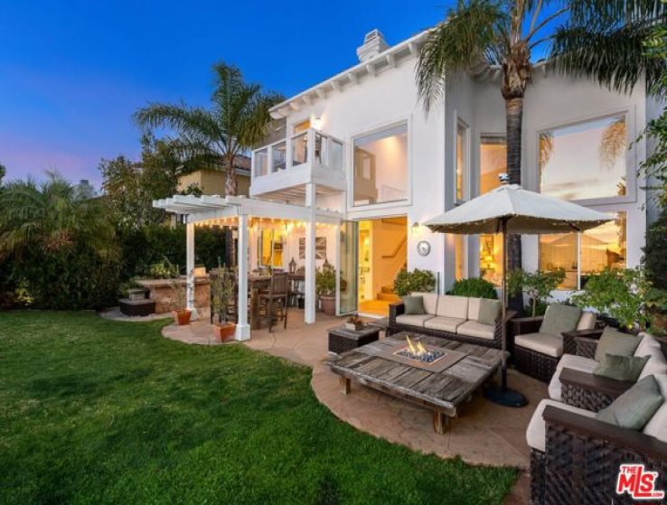 5 Bed Home for Sale in Pacific Palisades, California