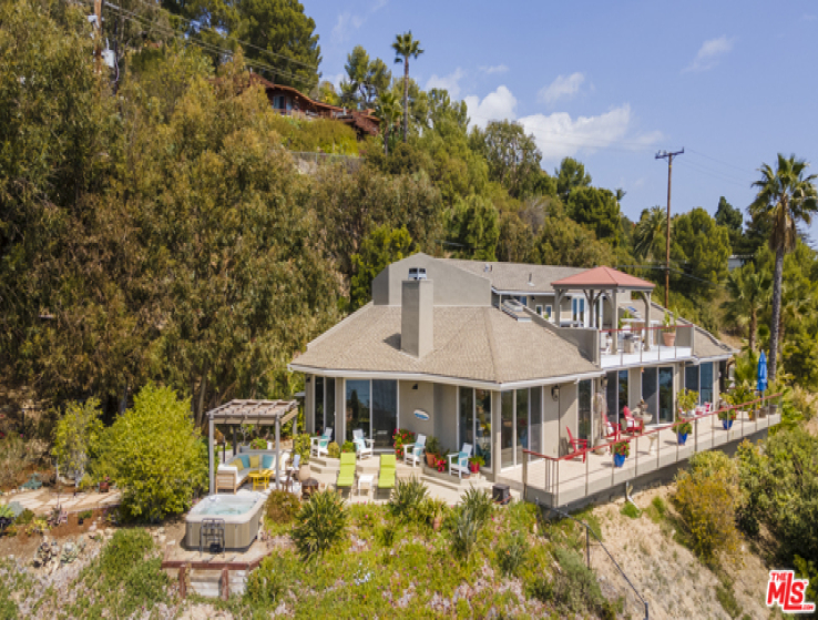 4 Bed Home for Sale in Malibu, California