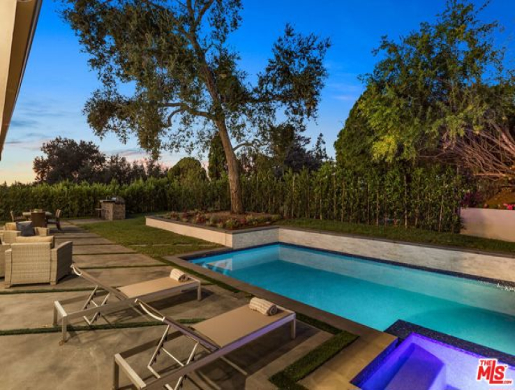 5 Bed Home for Sale in Studio City, California