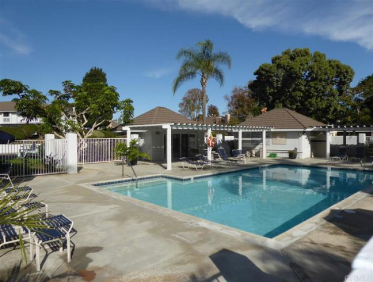 2 Bed Home to Rent in Carlsbad, California