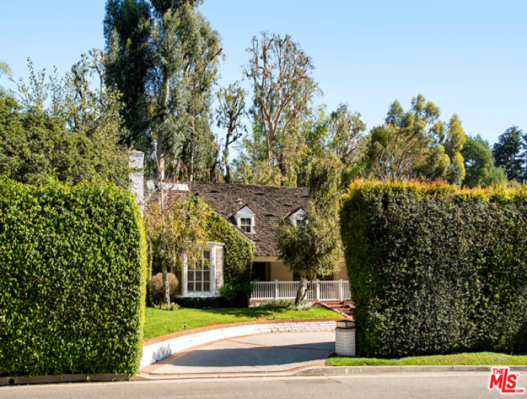 4 Bed Home for Sale in Beverly Hills, California