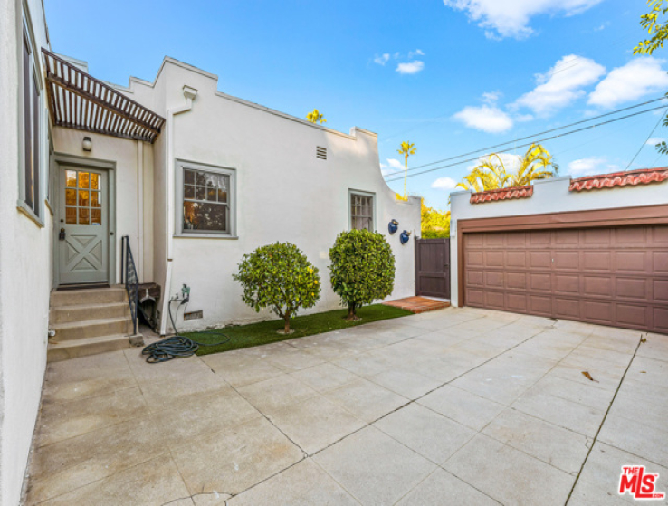 3 Bed Home for Sale in Los Angeles, California