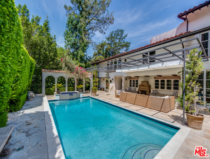 7 Bed Home for Sale in Beverly Hills, California