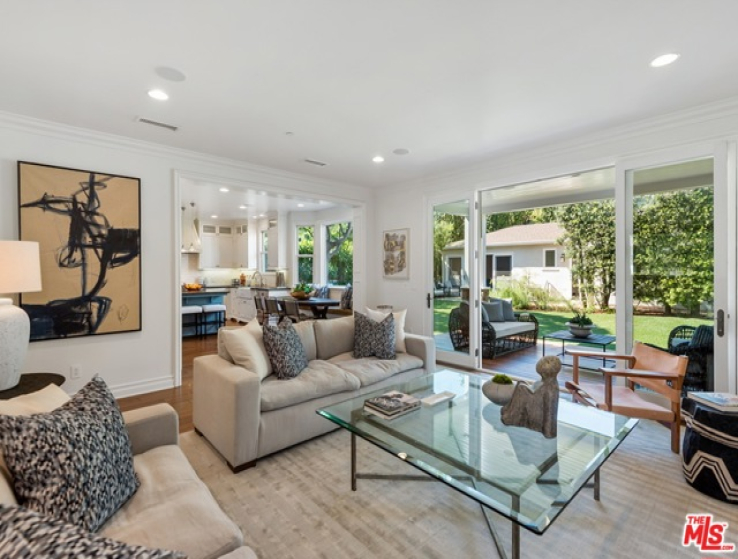 6 Bed Home for Sale in Pacific Palisades, California