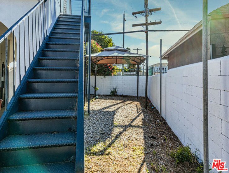 5 Bed Home for Sale in Los Angeles, California