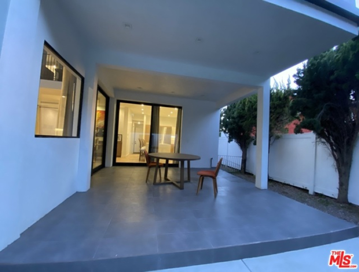 5 Bed Home to Rent in Los Angeles, California