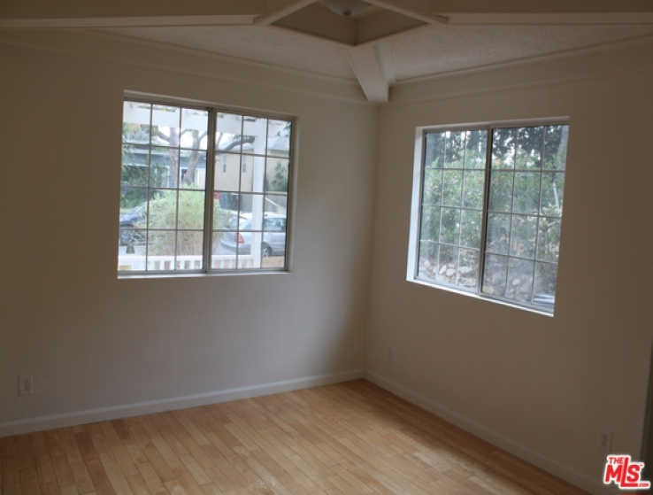 3 Bed Home to Rent in Los Feliz, California