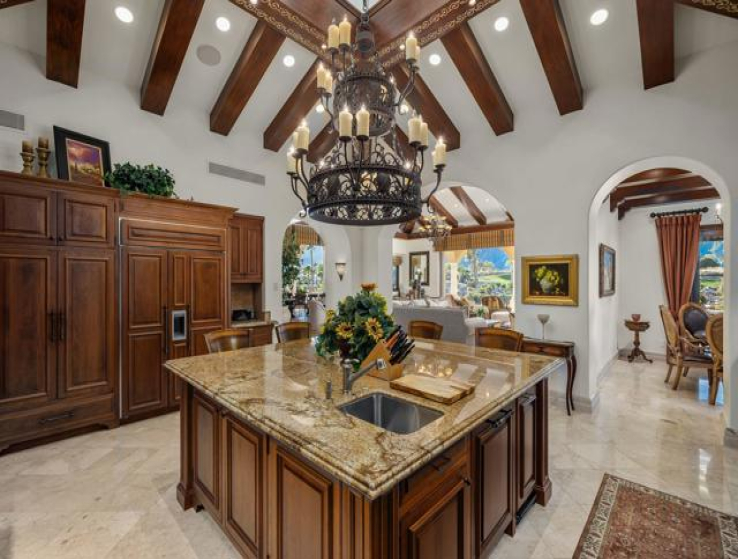 5 Bed Home for Sale in La Quinta, California