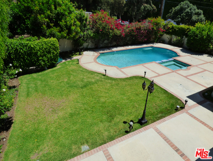 5 Bed Home to Rent in Beverly Hills, California