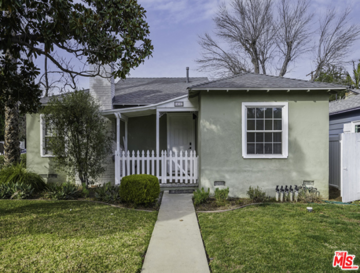 4 Bed Home to Rent in Van Nuys, California