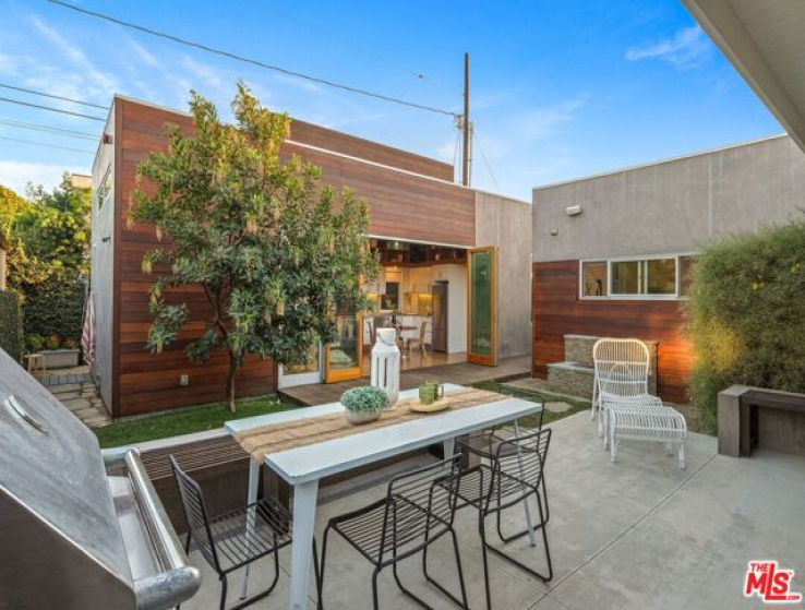 4 Bed Home for Sale in Santa Monica, California