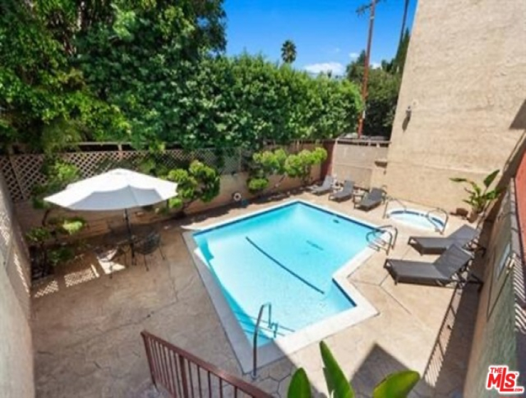 2 Bed Home to Rent in West Hollywood, California