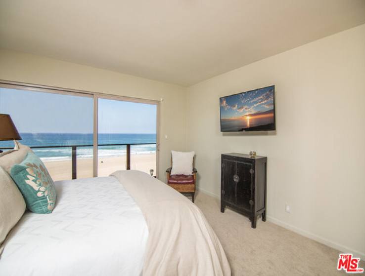 2 Bed Home to Rent in Manhattan Beach, California